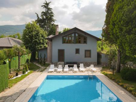 Duplex Villa with Winter Garden, Jacuzzi, Fireplace, Private Pool and Private Garden in Sapanca Kırkpınar