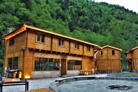 Amazing Chalet with Jacuzzi, Fireplace, Sauna, in the Lush Forest in Rize Camlihemsin
