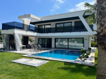 Luxury Villa With Private Pool, Private Garden, Walking Distance to the Sea in Kemer Camyuva Area