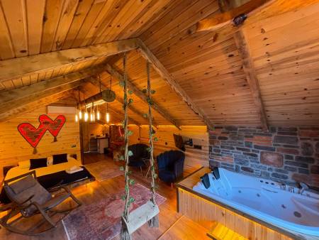 Excellent Suit Room with Jacuzzi, Balcony Terrace, Fireplace, Lush Green Valley View in Rize Camlihemsin