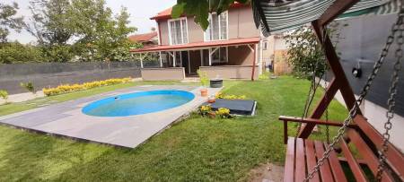 Comfortable Villa with Private Pool, Private Garden, Close to the Sapanca Lake in Sapanca Kirkpinar