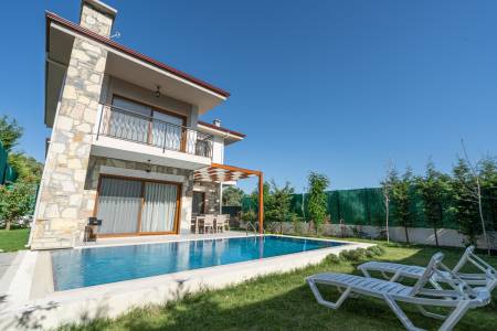 Deluxe Villa with Sheltered Private Swimming Pool, Garden and Enjoying the Magnificent Nature in Kusadasi Caferli Village