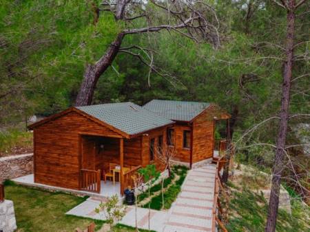 Bungalow Family Room with Shared Pool, View of Forest, in a Magnificent Facility in Antalya Olympos