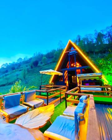 Magnificent Bungalov with Firtina River View, Jacuzzi and Fireplace Stove in Rize Camlihemsin