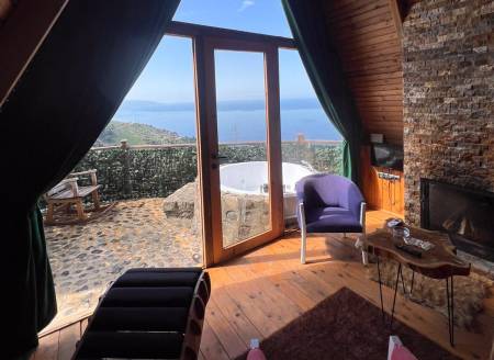 Comfortable Bungalow With Jacuzzi, Fireplace in a Facility with Shared Pool in Rize Ardesen