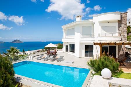 Luxury Villa with Deep Blue Sea View, Private Pool and Private Garden, Pool Terrace in Bodrum Turgutreis