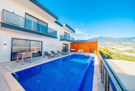 Duplex Villa with Sheltered Private Pool, Jacuzzi and Sauna in Kalkan Cavdir