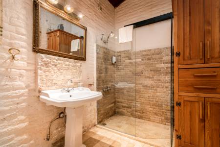 Ephesus Lodge Penthouse Family Suite Bathroom