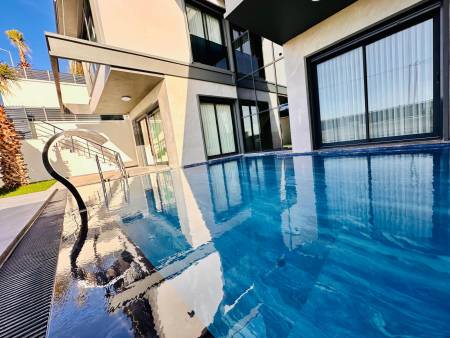 Luxury Villa with Garden Terrace, Private Pool, Barbeque in Kusadasi Sogucak