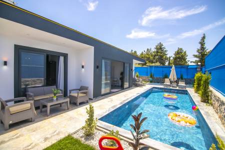 Comfortable Villa with Sheltered Private Pool, Pool Terrace and Jacuzzi, in Nature in Kalkan Cavdir