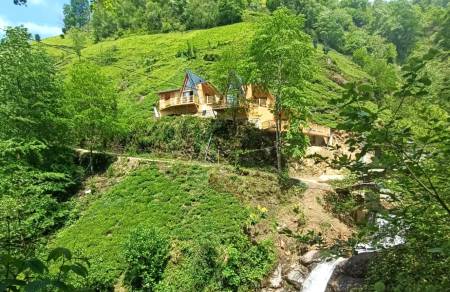 Comfortable Bungalov with Wonderful Nature View, Jacuzzi, Fireplace Stove in Rize Camlihemsin