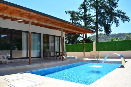 Comfortable Villa with Private Pool and Private Garden, Close to the Sea in Antalya Kemer