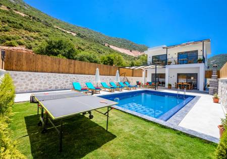 Spacious Villa with Private Pool, Private Garden, Pool Terrace, Jacuzzi, Barbeque in Nature in Kalkan