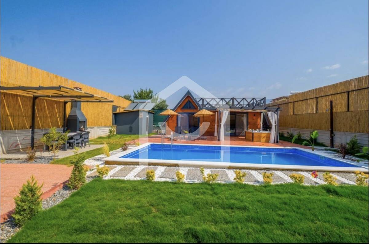 Lovely Bungalow with Private Pool, Private Garden, Jacuzzi and Garden ...