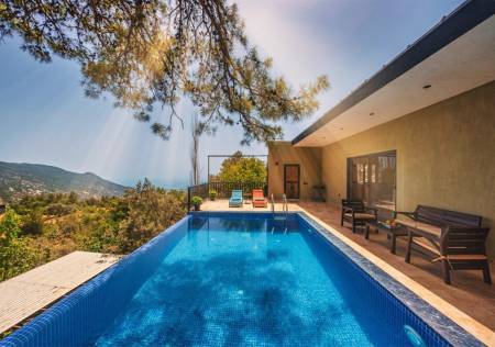 Comfortable Villa with Private Pool,Pool Terrace, Jacuzzi, Among the Pine Trees in Kalkan Islamlar