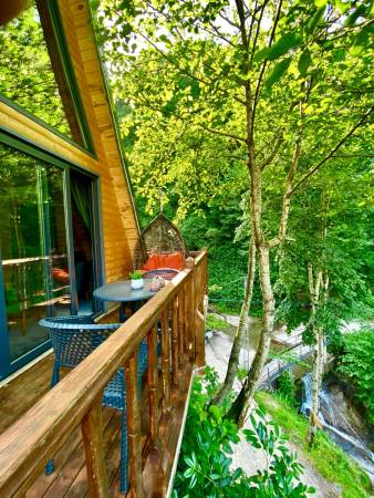 Magnificent Bungalov with Waterfall and Lush Green Forest view, Fireplace Stove in Rize Camlihemsin