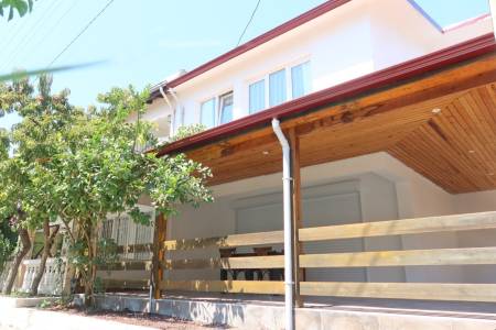 Comfortable Villa with Large Veranda, in a Beachfront Complex in Kusadasi Yavansu Area