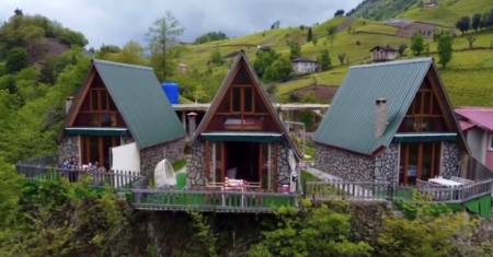 Comfortable Bungalow with Amazing View, Terrace, Fireplace in Rize Camlihemsin
