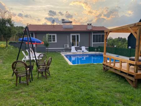 Modern Villa in Lush Nature with Private Pool, Private Garden, Fireplace, Barbeque in Sapanca