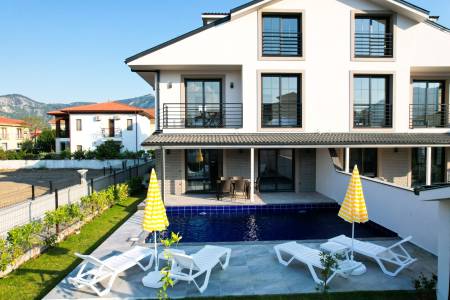 Comfortable Villa with Private Pool, Private Garden, Barbeque, in Central Location in Mugla Dalyan