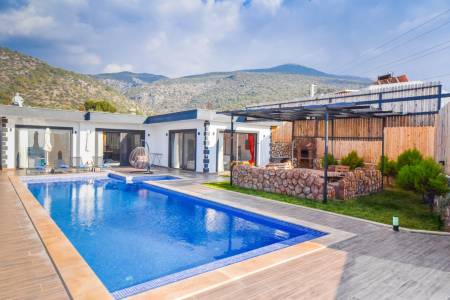 Spacious Villa with Sheltered Private Pool, Pool Terrace, Private Garden, Jacuzzi in Kas