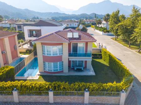 Comfortable Villa with Private Pool and Private Garden, Close to the Center and the Sea in Kemer Camyuva