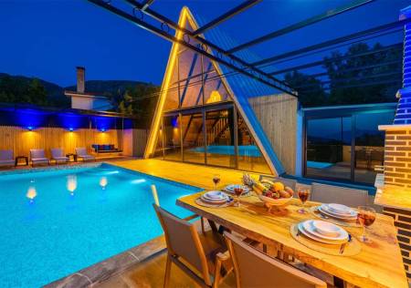 Comfortable Bungalow with Private Pool, Heated Indoor Pool, Pool Terrace, Jacuzzi, Sauna in Kalkan