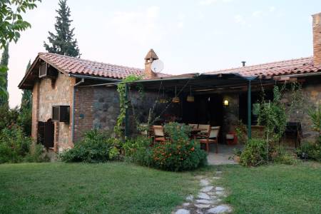 Excellent Villa with Private Pool, Jacuzzi, Large Garden, Surrounded by Lush Nature in Selcuk, Izmir