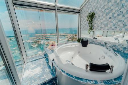Stylishly designed Vacation Home with Panoramic Marina and Sea View, Jacuzzi, Close to the Sea and City Center, in Antalya Finike