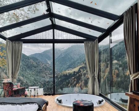 Magnificent Bungalow with Valley View, Jacuzzi, Glass Roof in Rize Camlihemsin