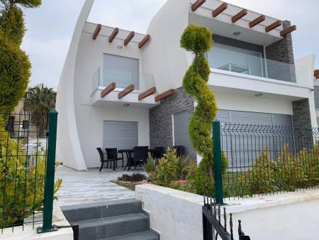 Modern Villa with Fireplace, Private Pool and Garden, in a Beautiful Complex in Kusadasi Degirmendere