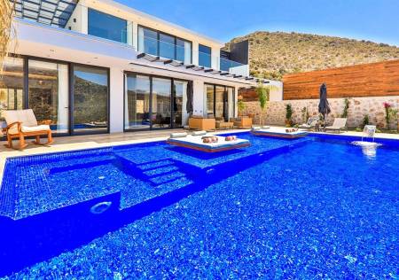 Modern Villa with Private Infinity Pool, Pool Terrace, Private Garden, Jacuzzi, Sauna in Kalkan