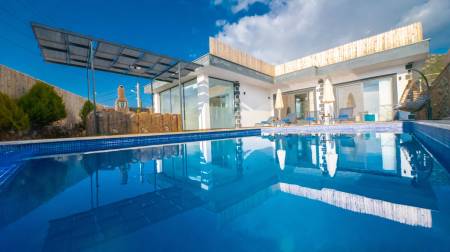 Comfortable Villa with Sheltered Private Pool, Heated Indoor Pool, Pool Terrace in Kas